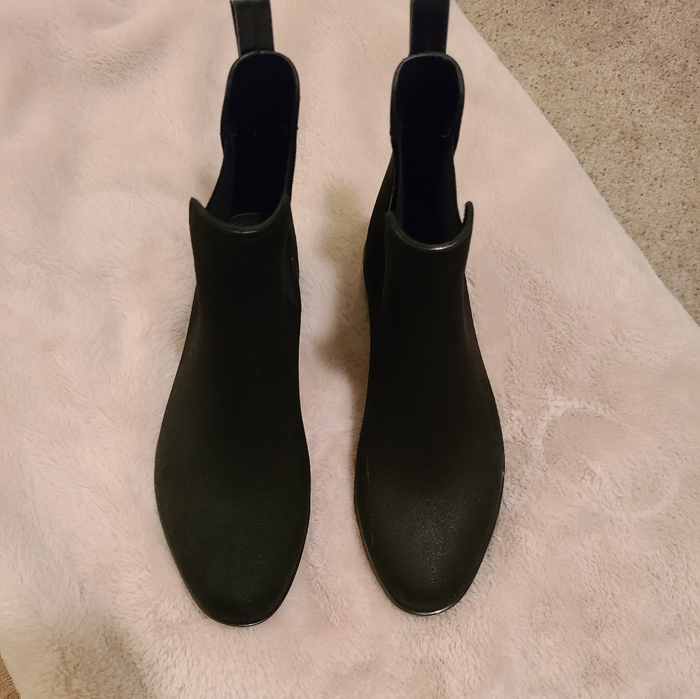 Faux suede rain booties 9